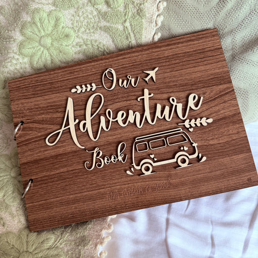📖 Our Adventure Book – Álbum de Viajes Personalizado