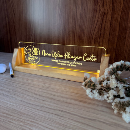 ⚕️Portanombre Iluminado Personalizado para Escritorio | Profesionales